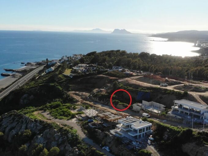 Stunning plot in La Paloma Nº 7