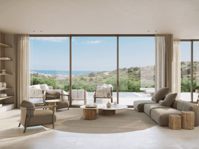 Salón con puertas correderas de cristal a la terraza y vistas al mar, Amaris Villas, Estepona